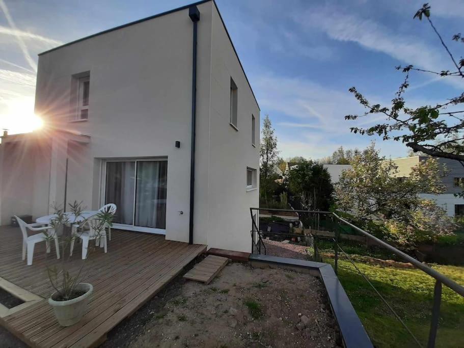 Maison Neuve Equipee *